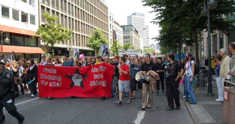 demo_gegen_studiengebuehren_duesseldorf_2008.jpg