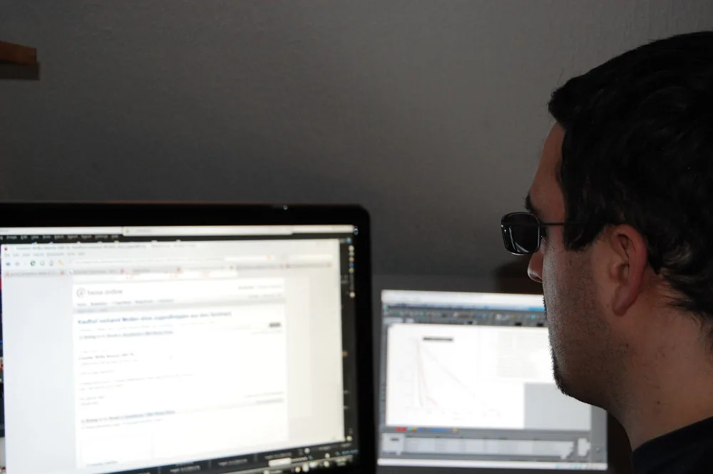 sonnebrille_am_computer.jpg